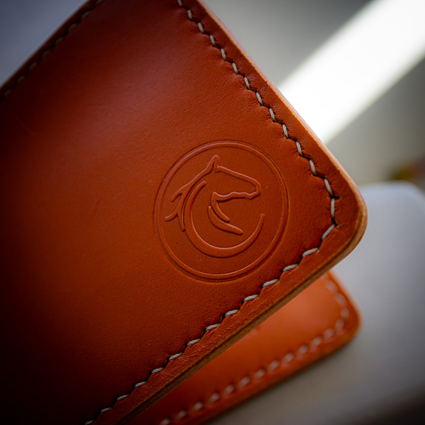 Billetera de Cuero Artesanal Bifold W1 - Yopen Horse