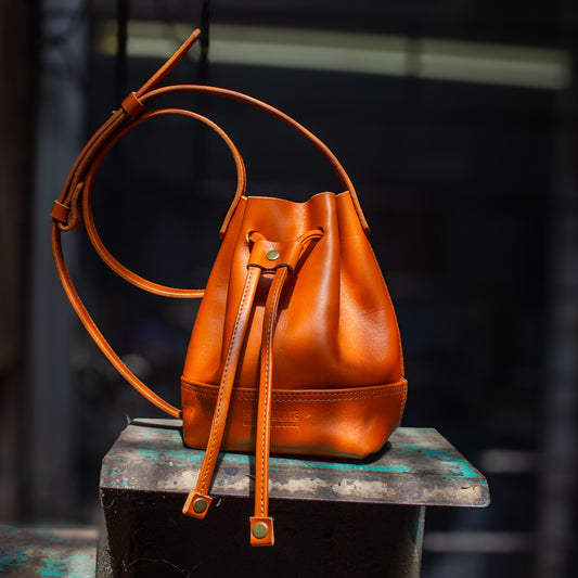 Cartera de Cuero Artesanal Tipo Saco Modelo Brumby - Yopen Horse