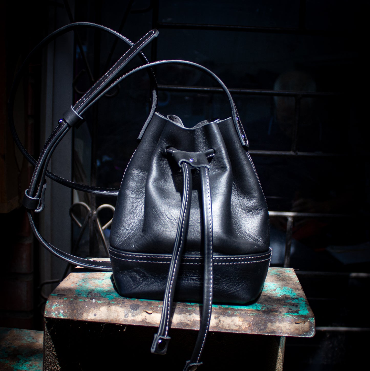 Cartera de Cuero Artesanal Tipo Saco Modelo Brumby - Yopen Horse
