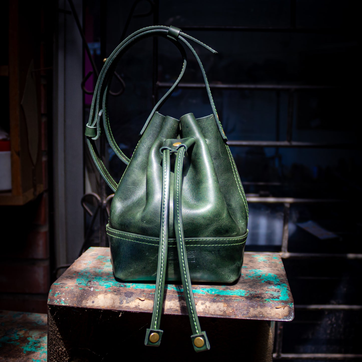 Cartera de Cuero Artesanal Tipo Saco Modelo Brumby - Yopen Horse