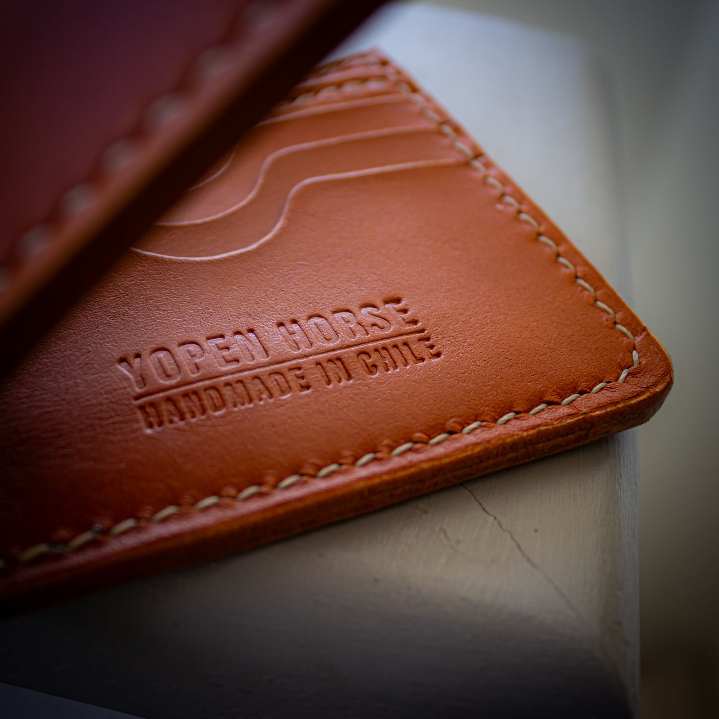 Billetera de Cuero Artesanal Bifold W1 - Yopen Horse